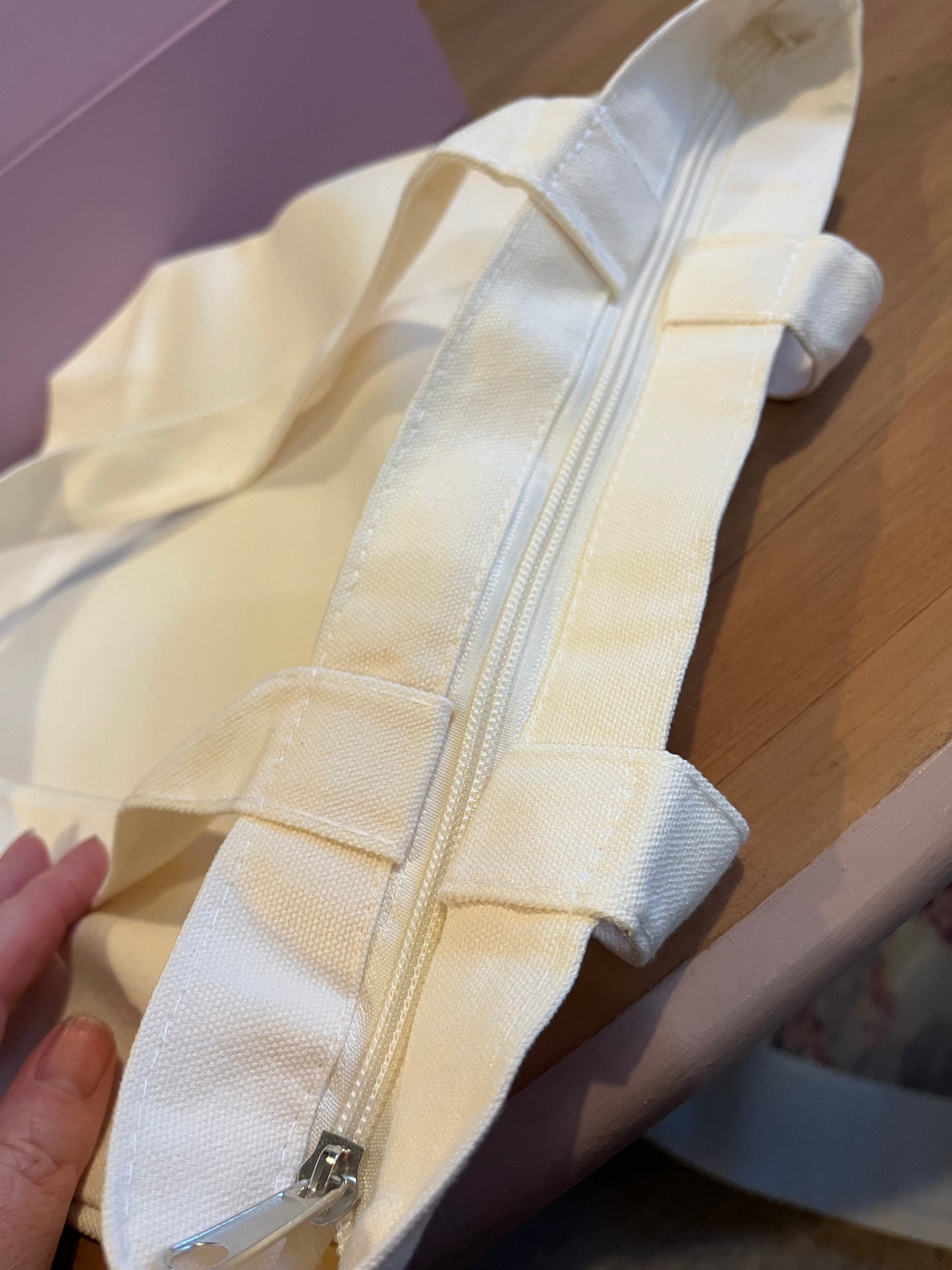 Zip up tote bags with various images