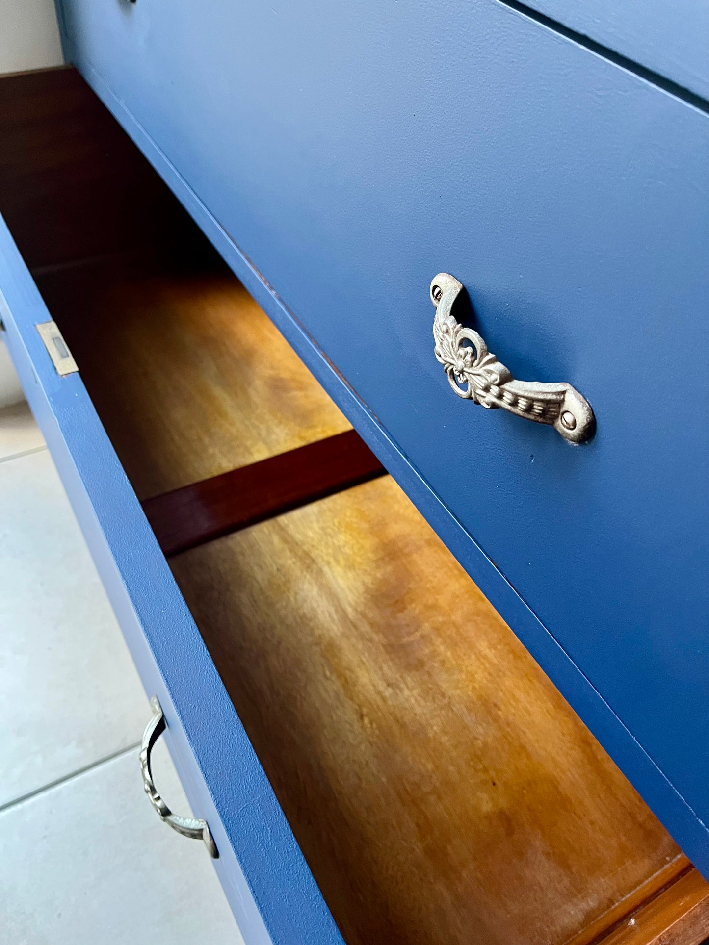 Stunning Chest of Drawers