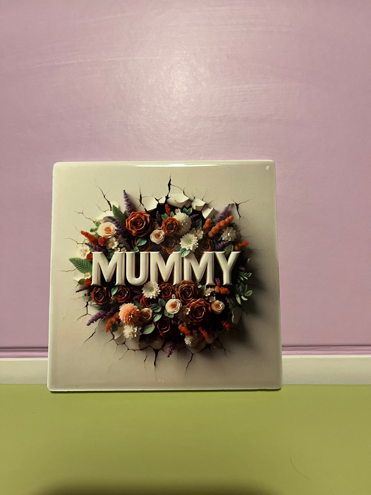 Decorative coaster with floral design and 'MUMMY' text 