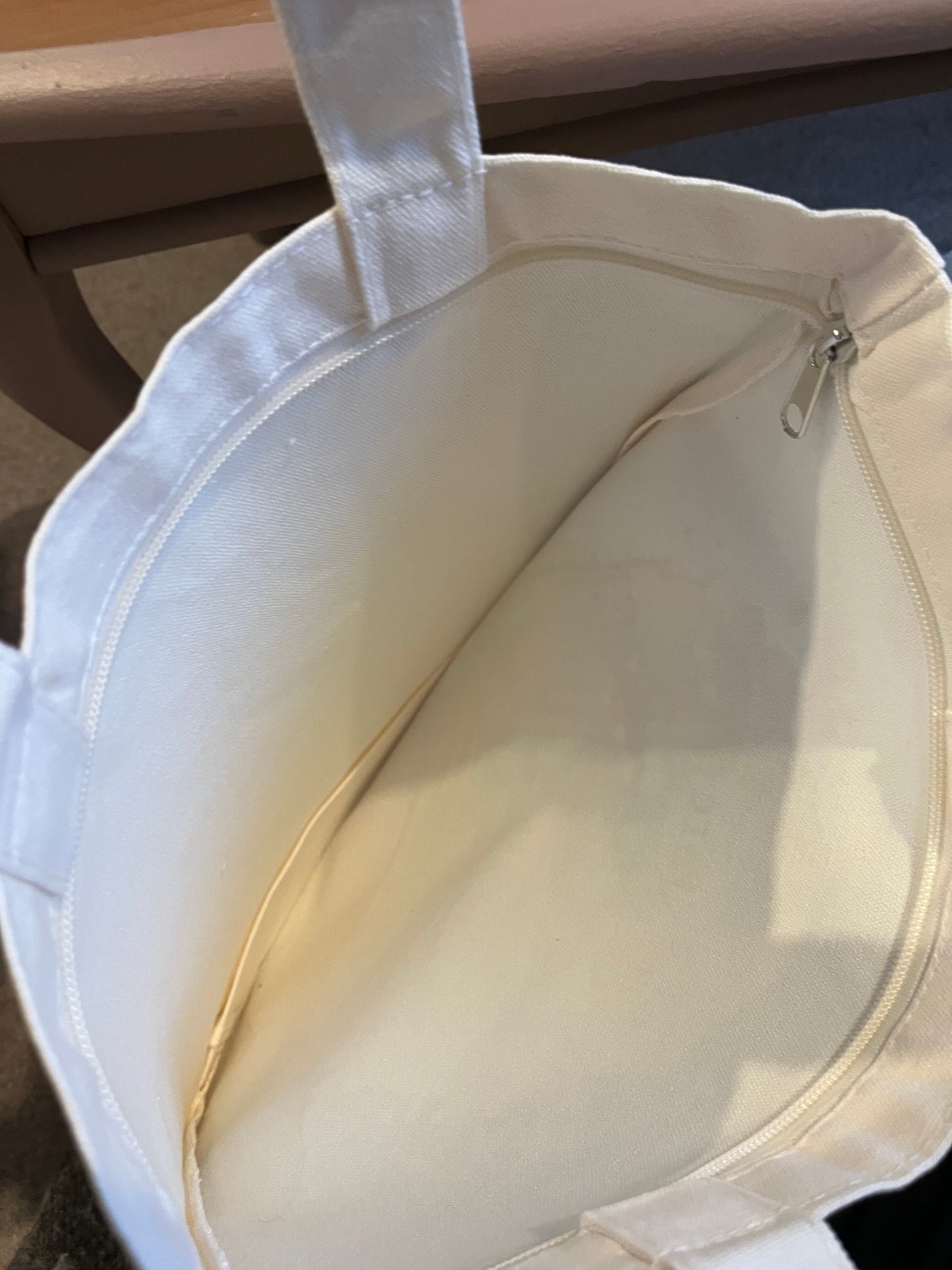 Zip up tote bags with various images